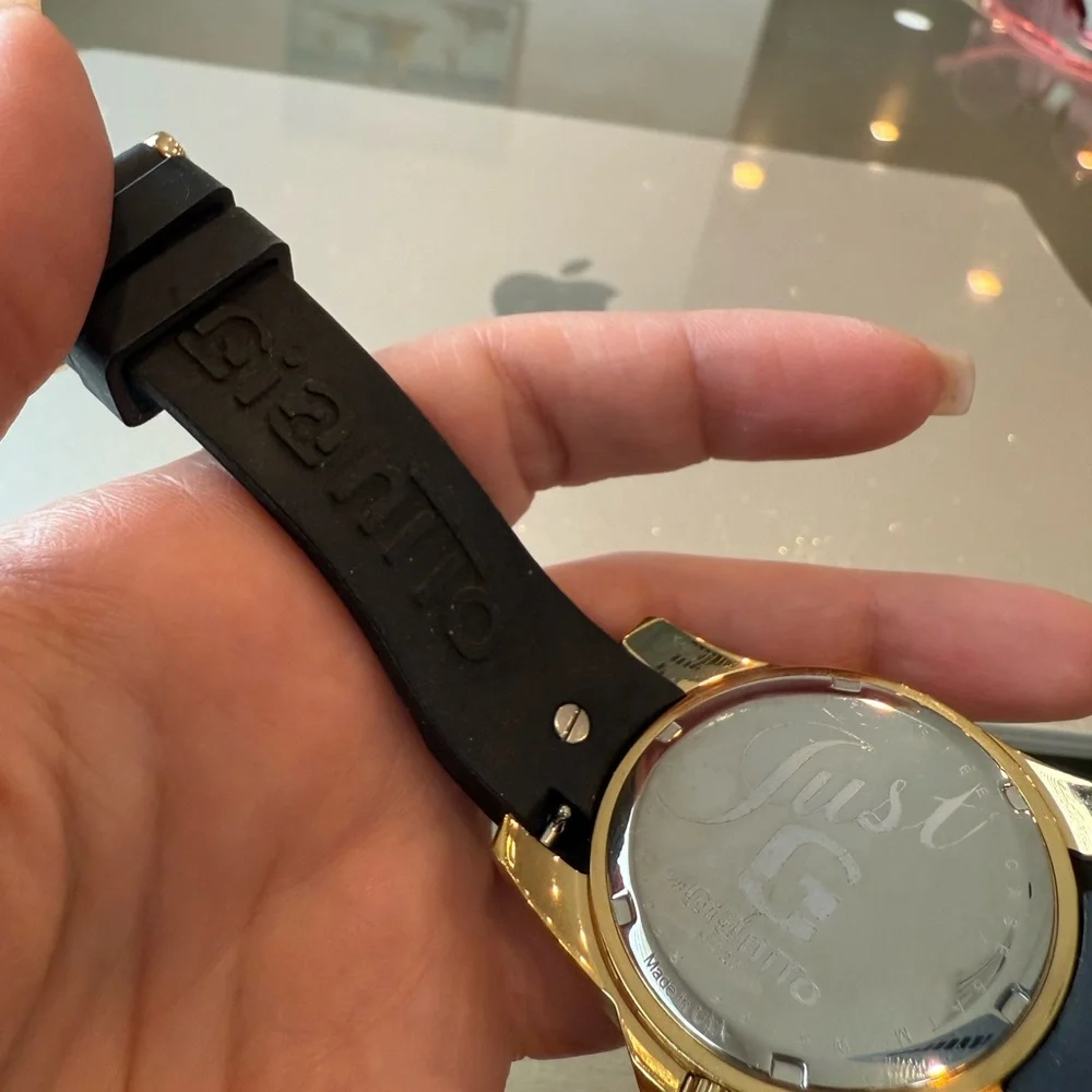 Giantto Gold and Black Watch